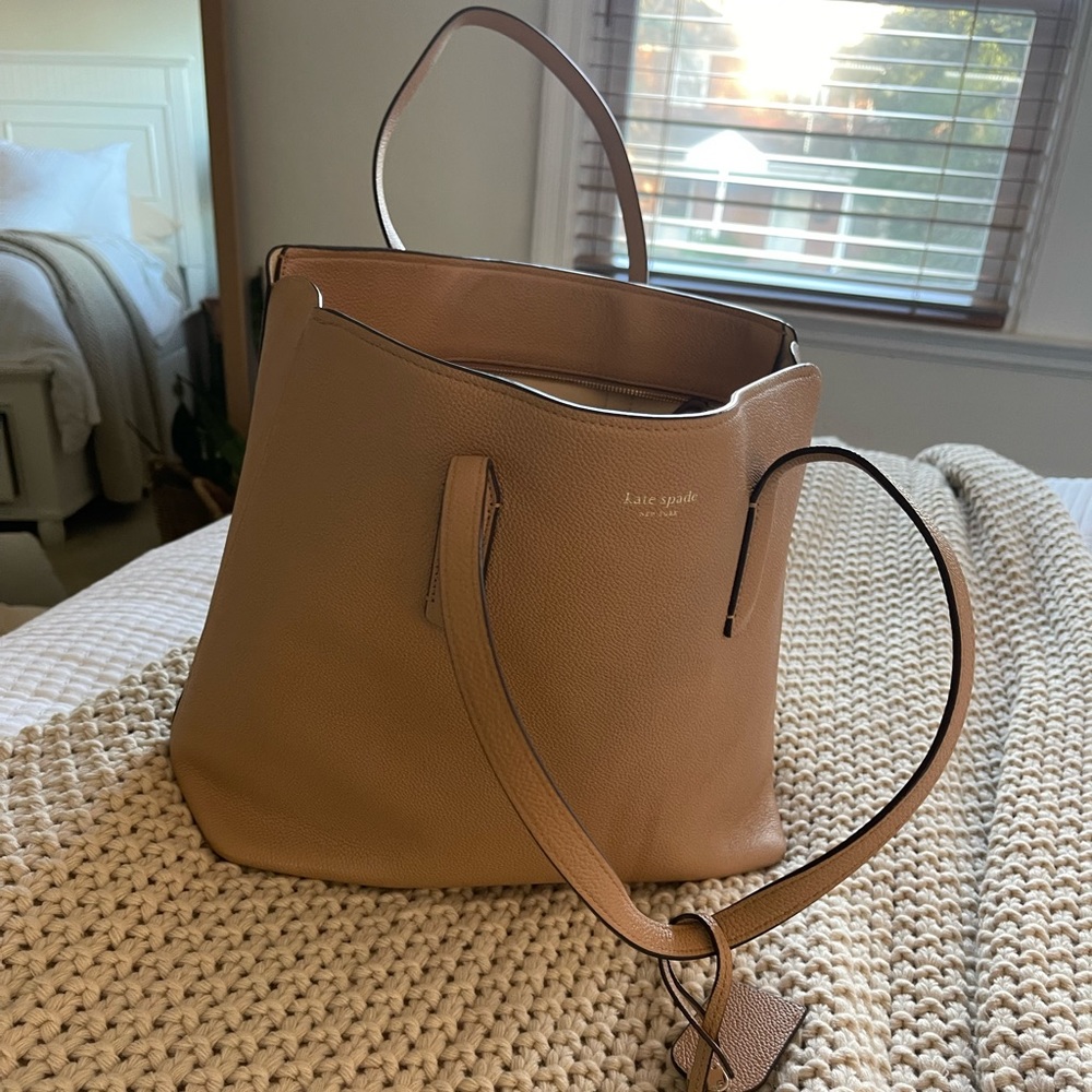 Kate Spade Tote - Picture 1 of 6